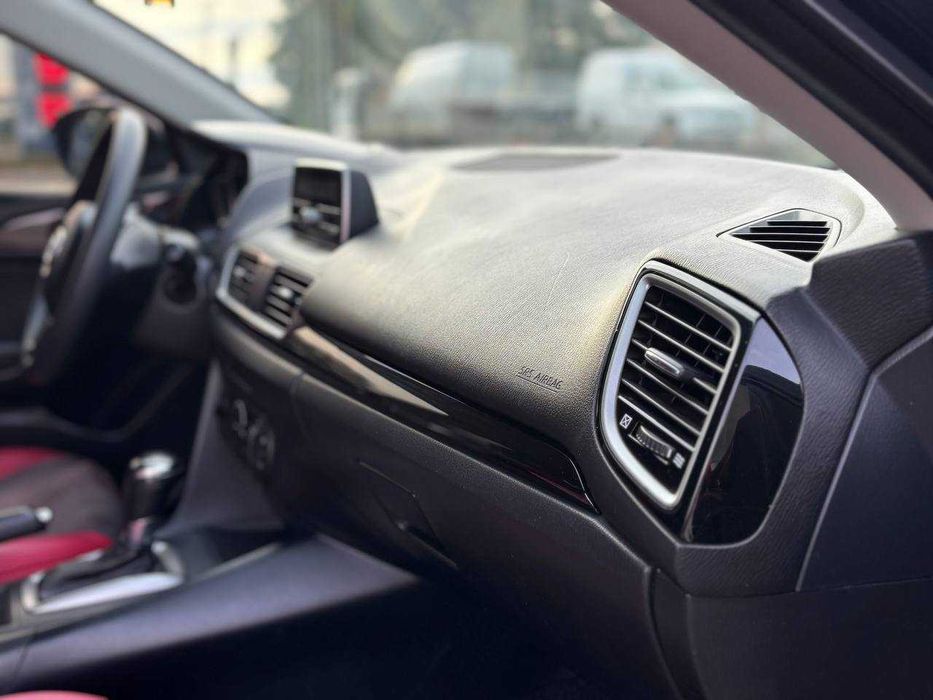 Mazda 3 SkyActiv 2014 року