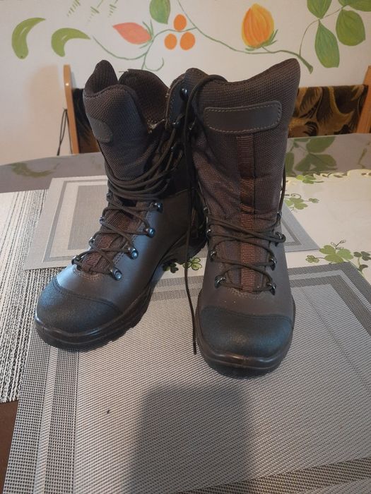 Продам новые берцы 44р.