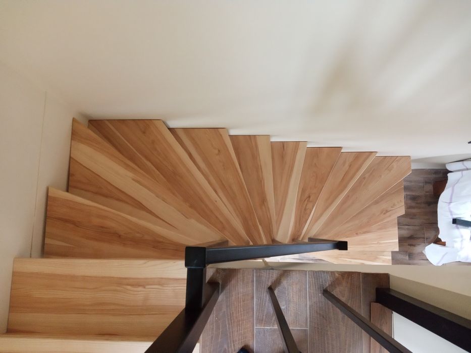 Сходи відкритого типу