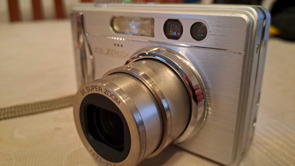 Máquina Fotográfica Traveler DC 8300 (corpo em aluminio)