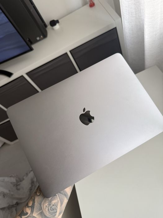MacBook Pro Touch Bar 2019 como NOVO sem riscos