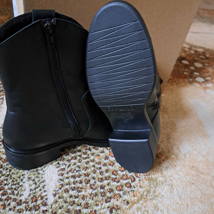 Nowe botki Ryłko ze skóry licowej 37