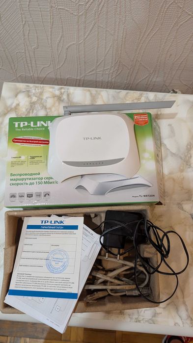 Роутер TP-LINK TL-WR720N.