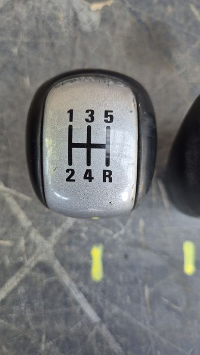Suzuki Grand Vitara gałka zmiany biegów