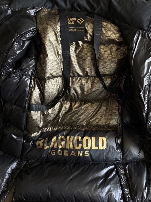 Зимовий пуховик