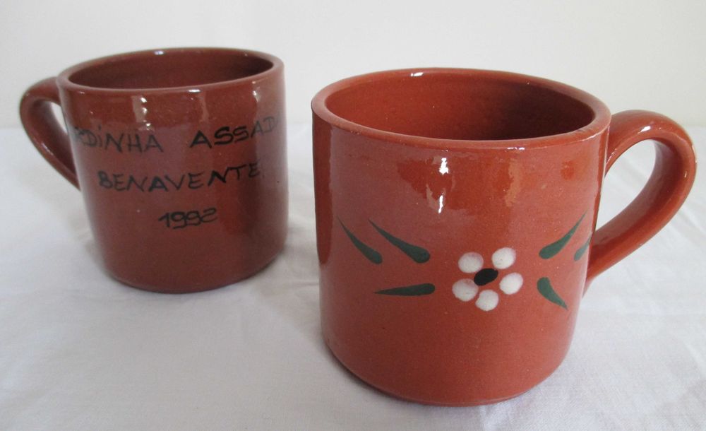Antigas Canecas de Barro de Festivais