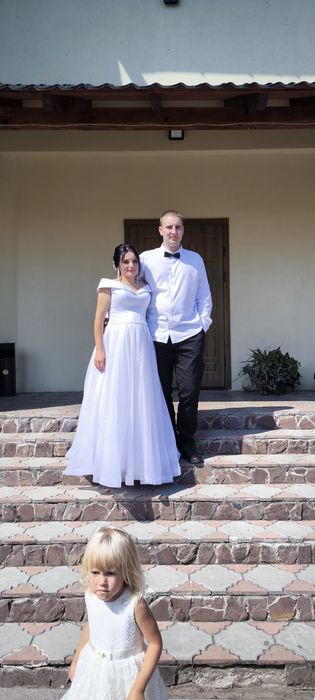 Весільна сукня у гарному стані