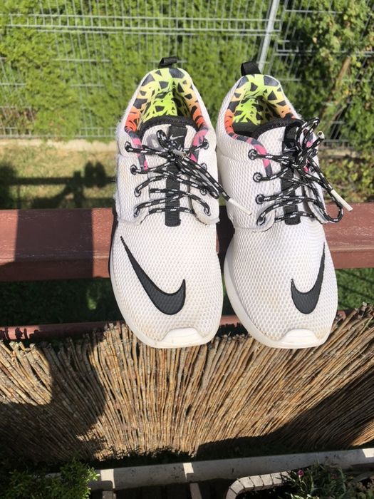 Adidasy Nike biale z neonowymi owstawkami r. 36,5