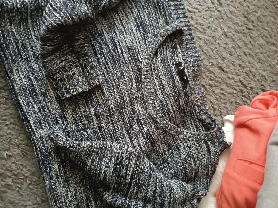 Kilka swetrów r.S,M