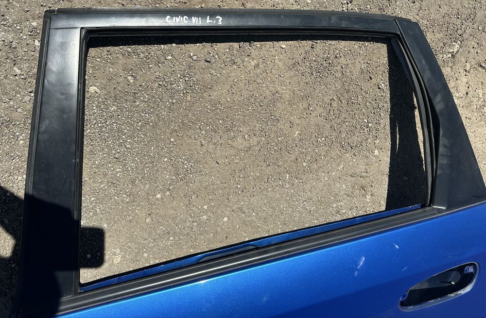 Дверка задня ліва Honda Civic VII EU