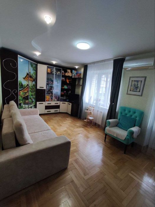 БЕЗ КОМІСІЇ! Продаж 3-к квартири 105,1м² від ВЛАСНИКА біля метро Харківська (вул. Братства Тарасівців, 12/37)