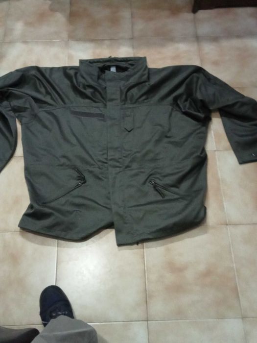 MILITAR-casaco militar XL +capacete bombeiros