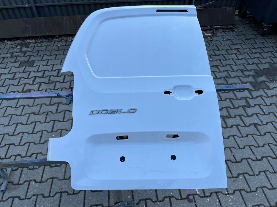 Drzwi tylne Tył strona lewa Fiat Doblo III