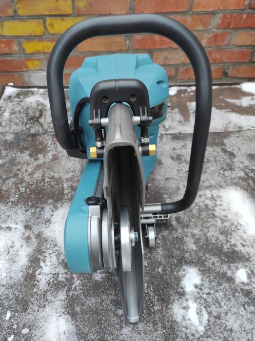 Аккумуляторный бетонорез асфальторез резчик Makita CE001G