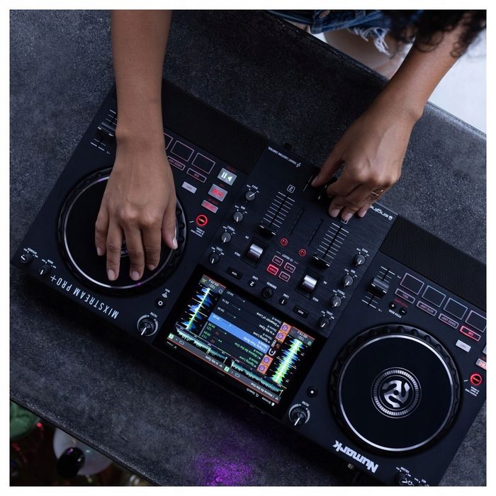 Płytka dolnych wejść/wyjść Konsola DJ Numark Mixstream Pro+