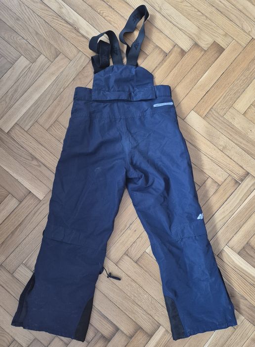 Spodnie snowboardowe narciarskie 4F 146 z odpinanymi  szelkami