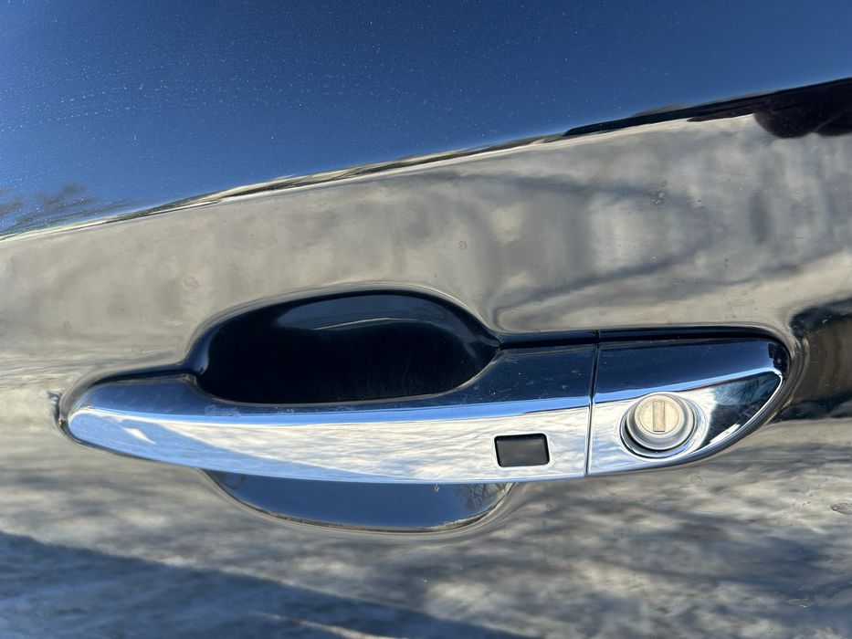 Офіційне авто ,максимальна комплектація