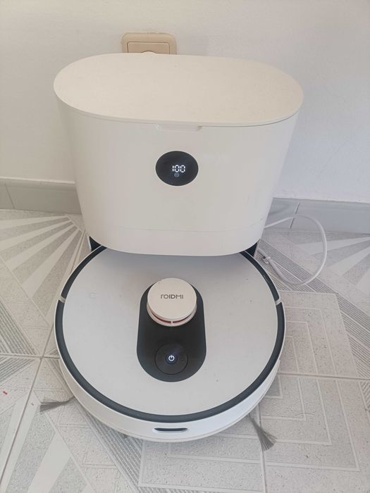 Aspirador Robô Roidmi Eve Plus passa pano e base de autoesvaziamento