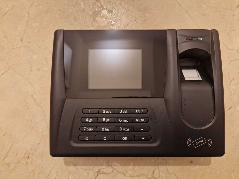 Relógio de Ponto Biométrico com Impressão Digital e Leitor de Cartões