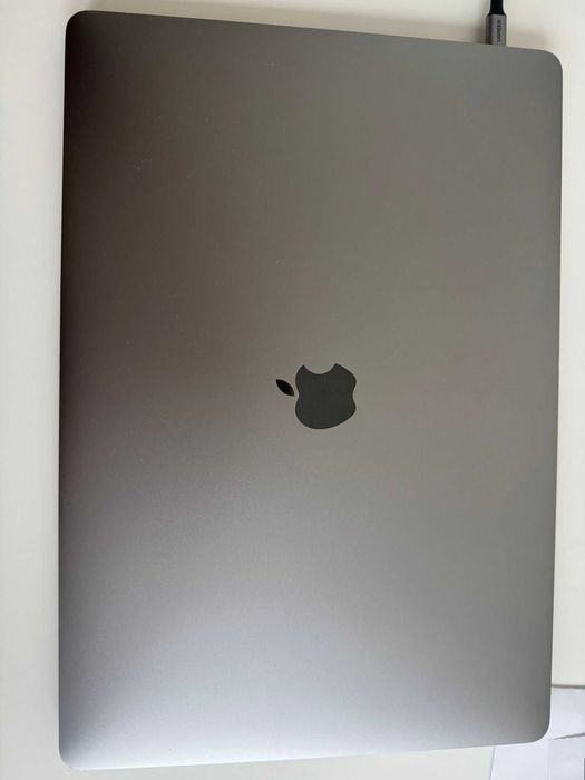 MacbookPRO 15 2018. Core i7 Hexa Core, 16Gb Ram, Ssd 256Gb, Radeon 4GB