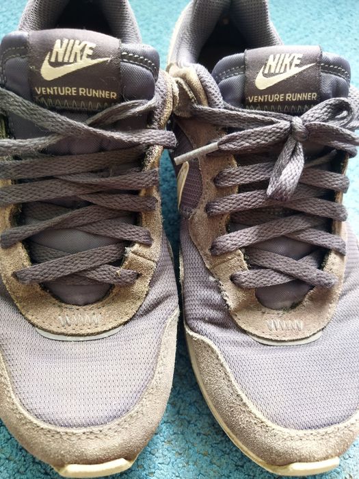 Кросівки Nike venture runner.