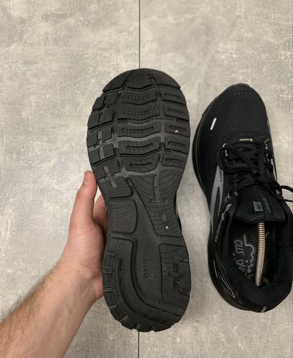 Кросівки Brooks Gore-Tex оригінал Asics
