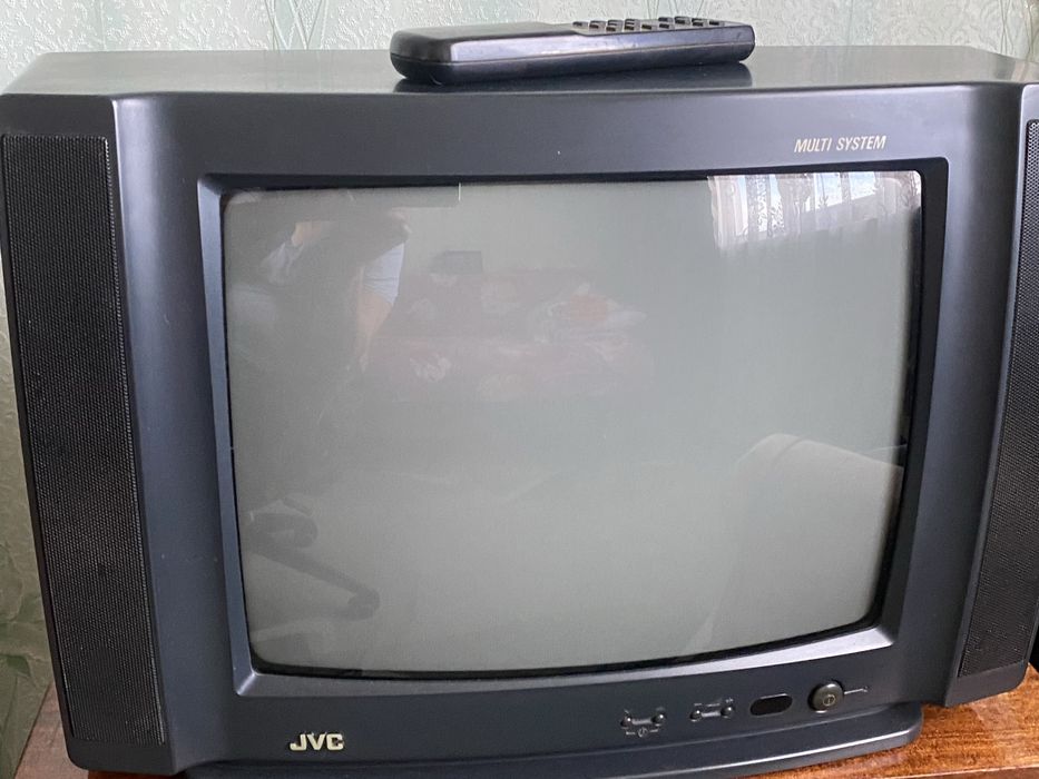 Продам телевізор JVC C-14W в робочому стані з пультом