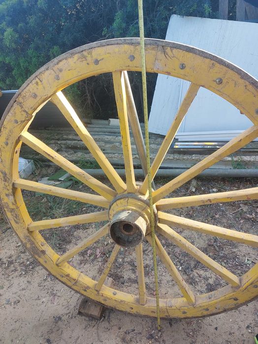 Rodas carroça antiga