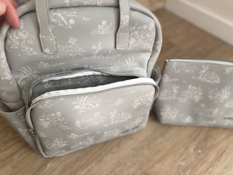 Mochila e bolsa de maternidade pasito a pasito