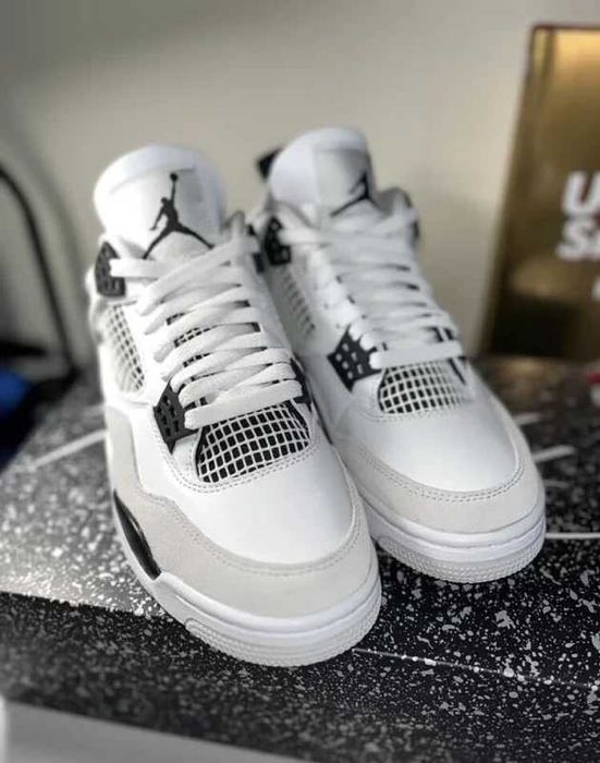 Jordan 4 retro Military black R.42