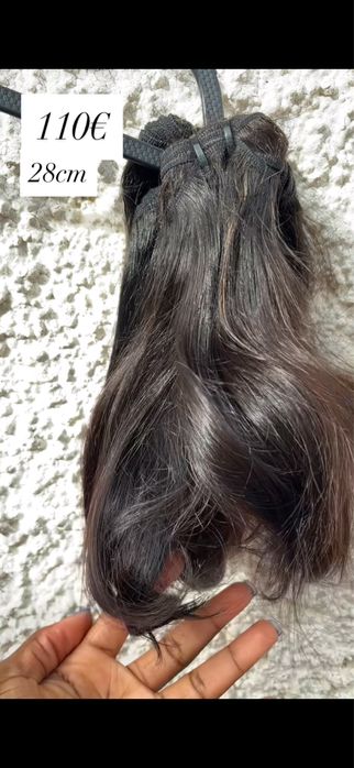 postiços e cabelos indianos disponíveis