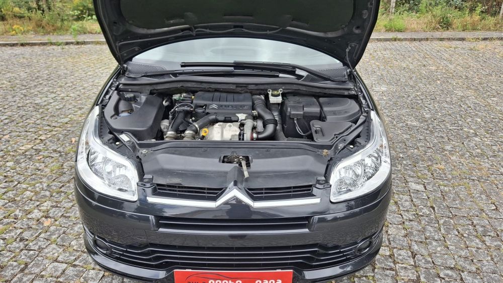 Vendo Citroën C4 VTR Coupé 1.6 Hdi 110CV - 2006 - 3 Portas- 5 Lugares  - Nacional