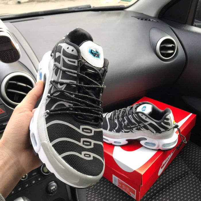 Чоловічі кросівки найк тн чорні Nike air max Tn Plus black silver