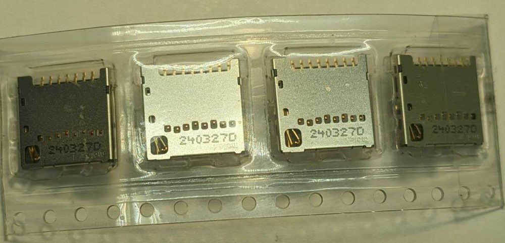 Конектор 1040310811 104031-0811 MOLEX Micro SD Card