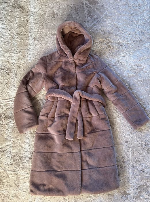 Еко хутро,  з капішоном