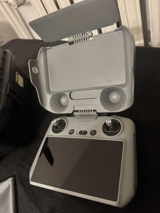 Dji mini 4 pro fly more combo + sunnykit