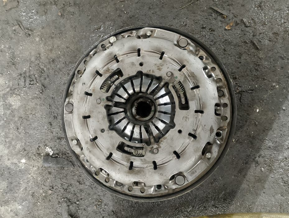 Sprzęgło dwumasa BMW E60 E90 2.0d 177