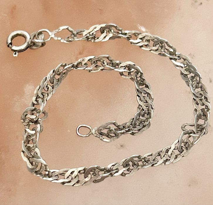 Urocza srebrna bransoletka