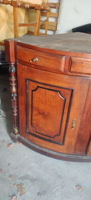 Móvel de canto antigo