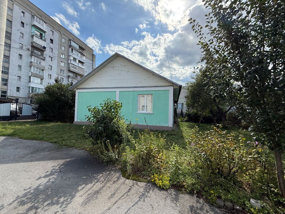 Половина Будинку в гарному районі міста. Ділянка 5 сот.!Вул.Бачинської