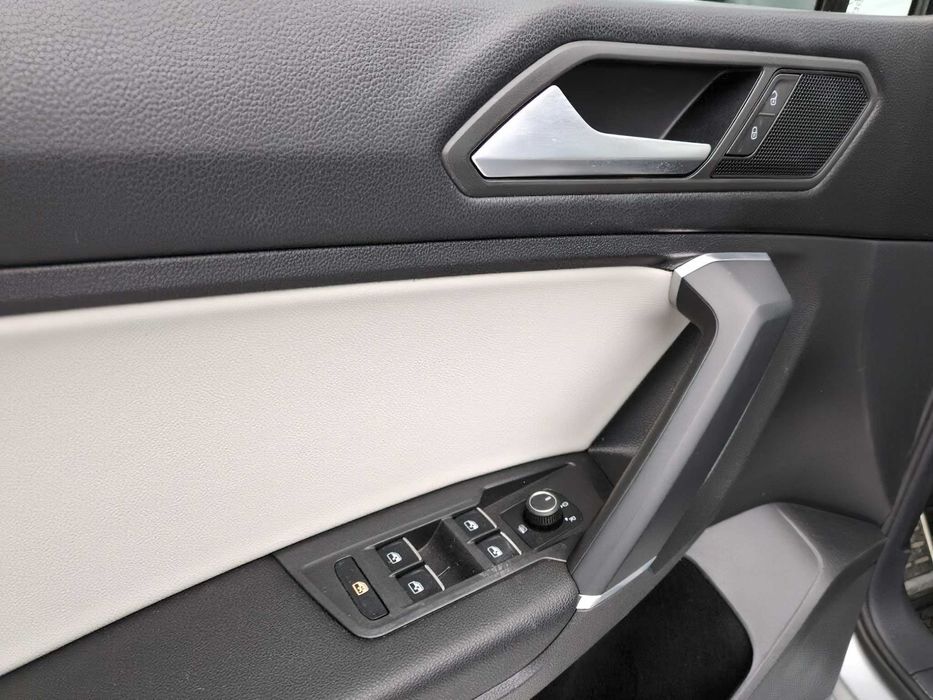 Volkswagen Tiguan      2020