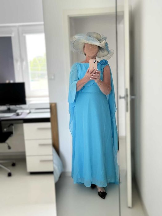 Suknia wizytowa z szyfonu z doszytą peleryną