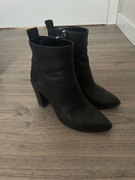 Buty na jesień DKNY