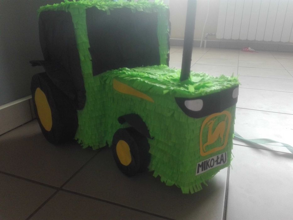 Traktor piniata urodziny