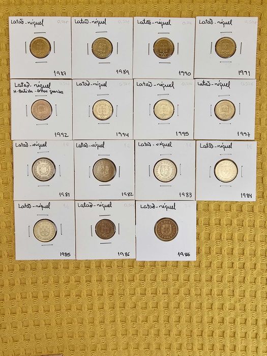 Lote de 46 moedas da República