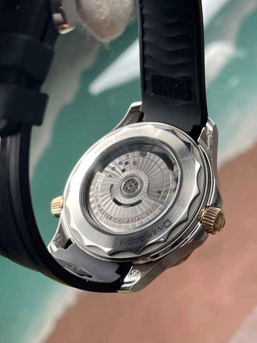 Omega Seamaster 300 18k Sedna Gold Oro 210.22.42.20.01.002