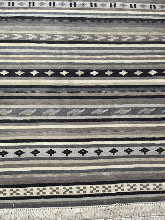 Tapete IKEA KATTRUP – 170 × 240 cm – Excelente estado