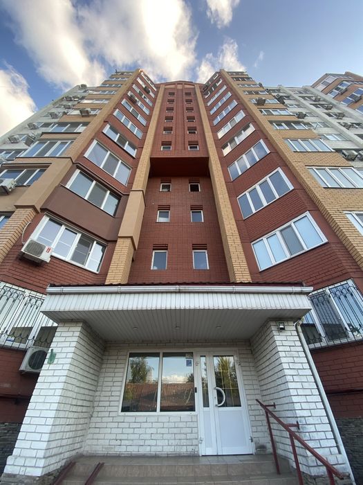 Продам 2-комн.кв. Солнечный ж/м. Любарского, 36.