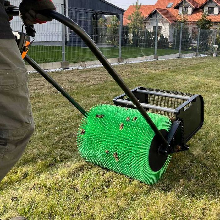 Zbieracz do wykorków po wertykulacji , orzechów , boisko ogród