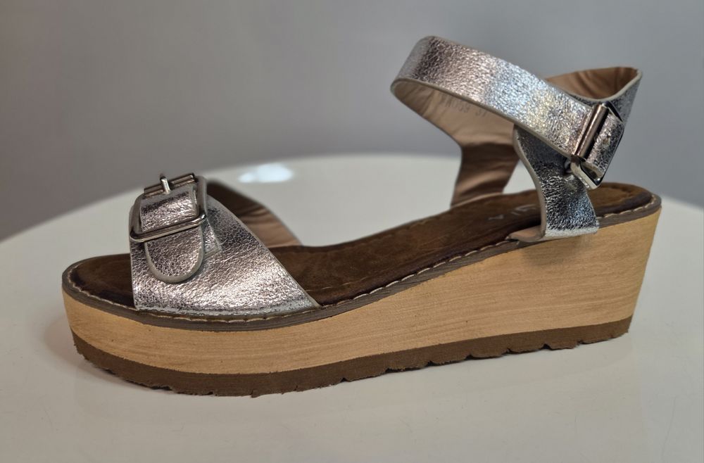 Sandały Srebrne Na Koturnie  Rozm: 37
